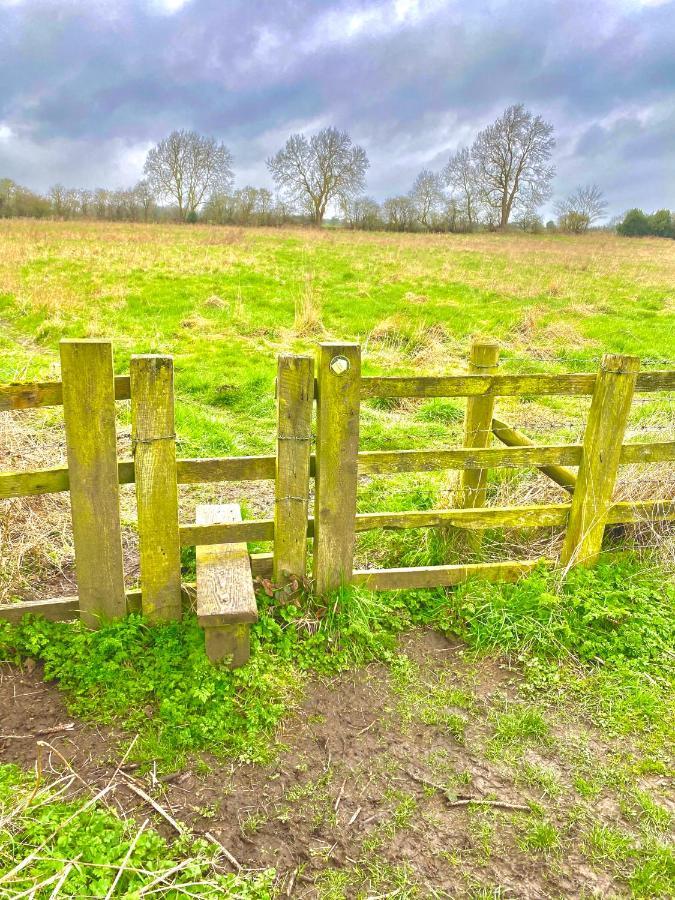 Work And Relax - Fast Wifi, Fireplace & Near Pub Newton Aycliffe Eksteriør billede